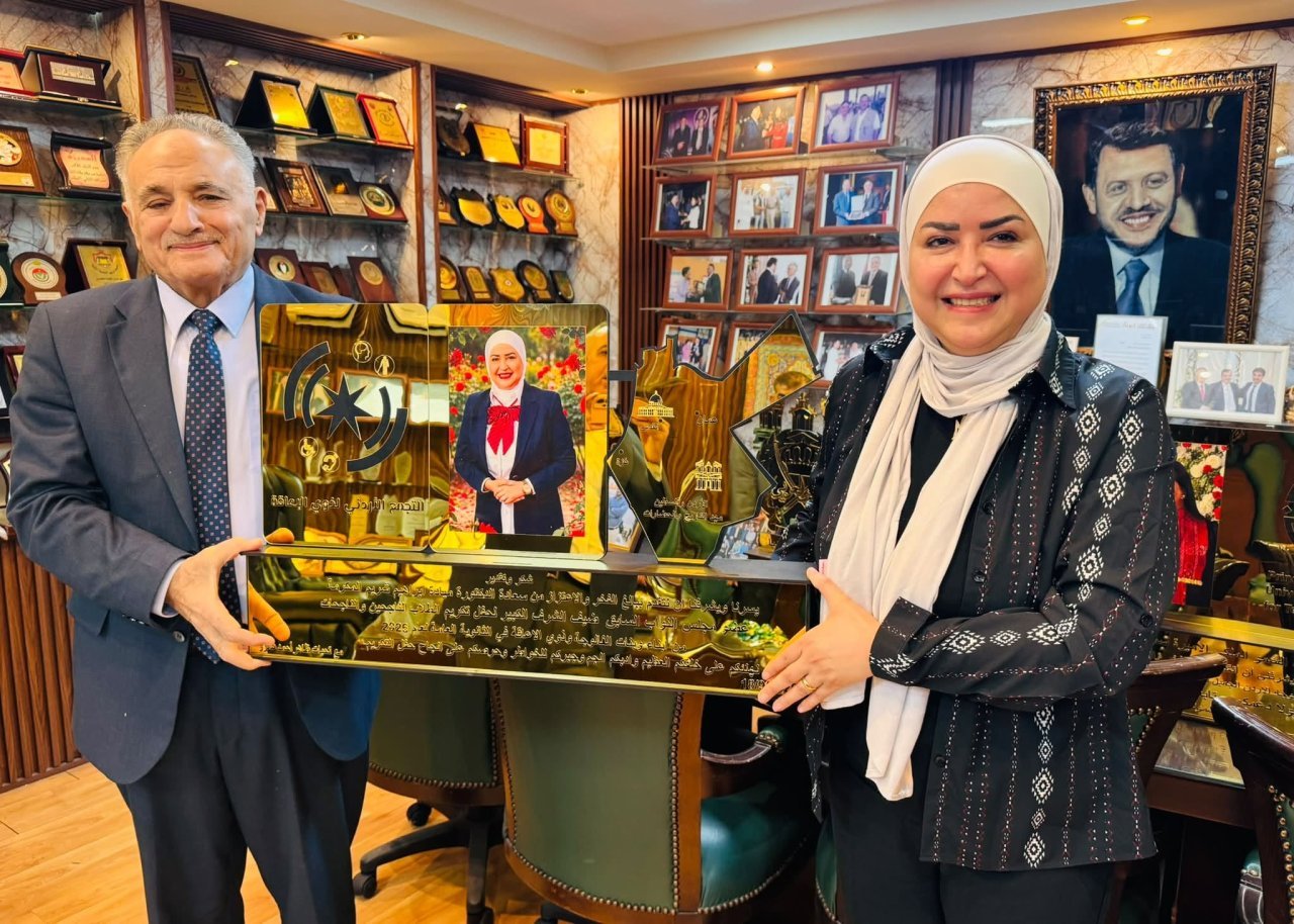 الرئيس الفخري لملتقى النشامى يكرم النائب السابق ميادة