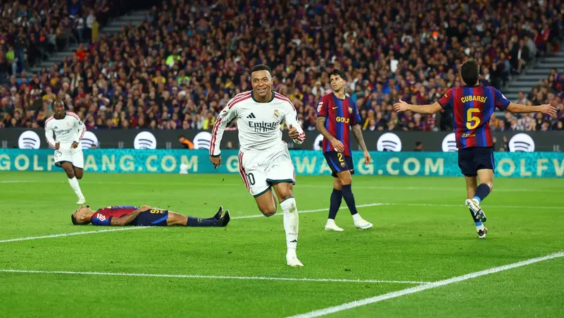 مبابي يقود ريال مدريد للفوز على برشلونة في قلب "كامب نو" 2 - 1