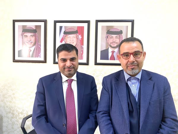 السفير العموش يلتقي وفد ملتقى النشامى ومطالب عديدة من أهمها اعفاء جمركي لسيارة والمشاركة في الانتخابات النيابية