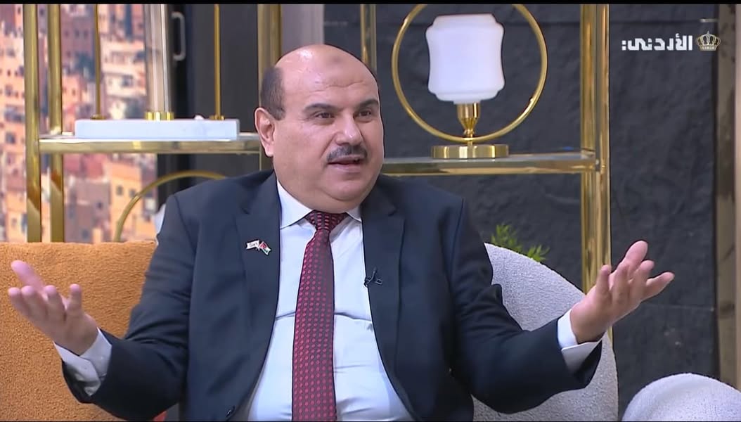 تابعونا فقد تم الاتصال بي قبل قليل من قبل الإذاعة لعمل لقاء صباح يوم غدٍ الجمعة
