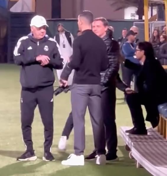 كريستيانو رونالدو يحضر تدريبات ريال مدريد في العاصمة السعودية الرياض قبل اللقاء المنتظر يوم الأحد القادم مع نادي برشلونه على كأس السوبر الاسبانية